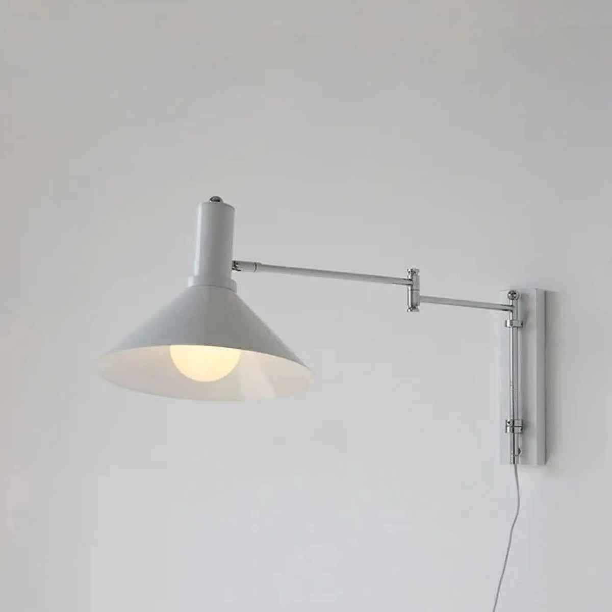 Applique Murale Bras Articulé Abat-jour Conique – Komane