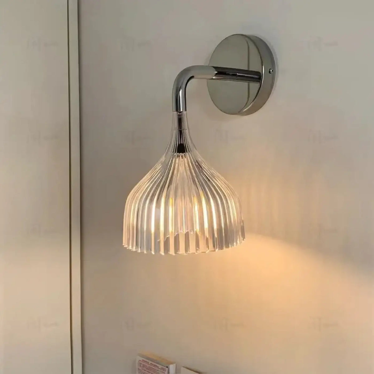 Applique Murale Vintage en Verre Strié – Bidis