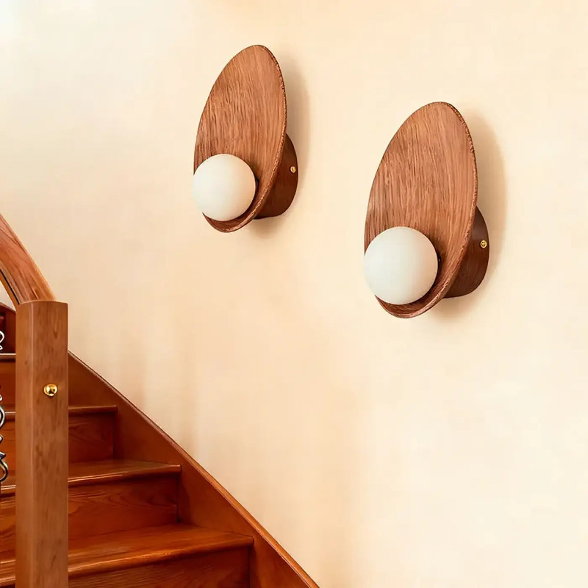 Applique Murale en Bois Massif – Kevia