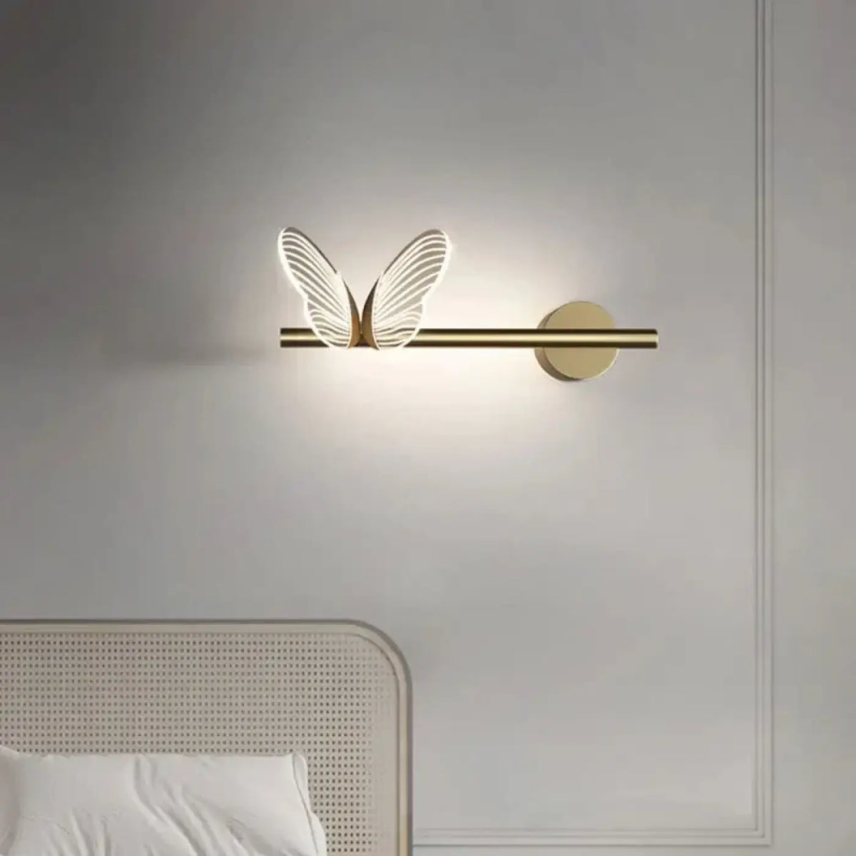 Applique Murale Papillon Support Doré – Damio