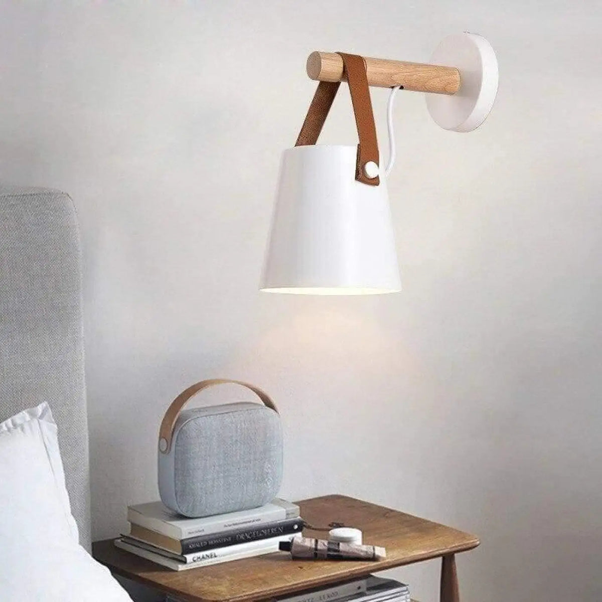 Applique Murale Scandinave en Bois – Rimon
