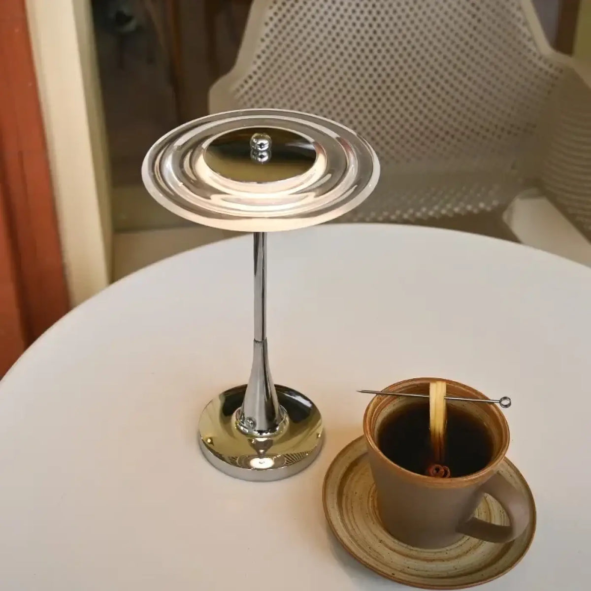 Lampe de Chevet OVNI Futuriste – Nisio