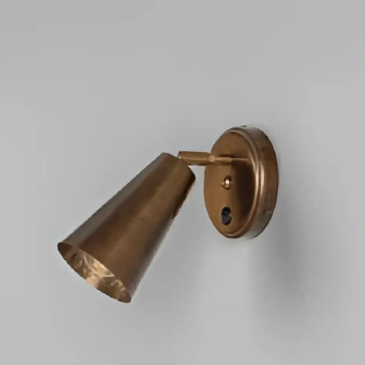 Applique Murale Conique à Bras Ajustable – Badel
