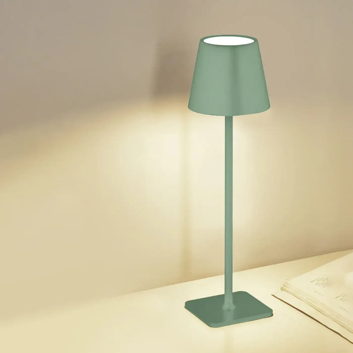 Lampe à Poser Abat-jour Conique – Nomel