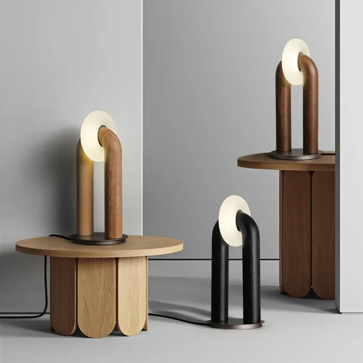 Lampe à Poser Arquée à Anneau Lumineux – Tidia