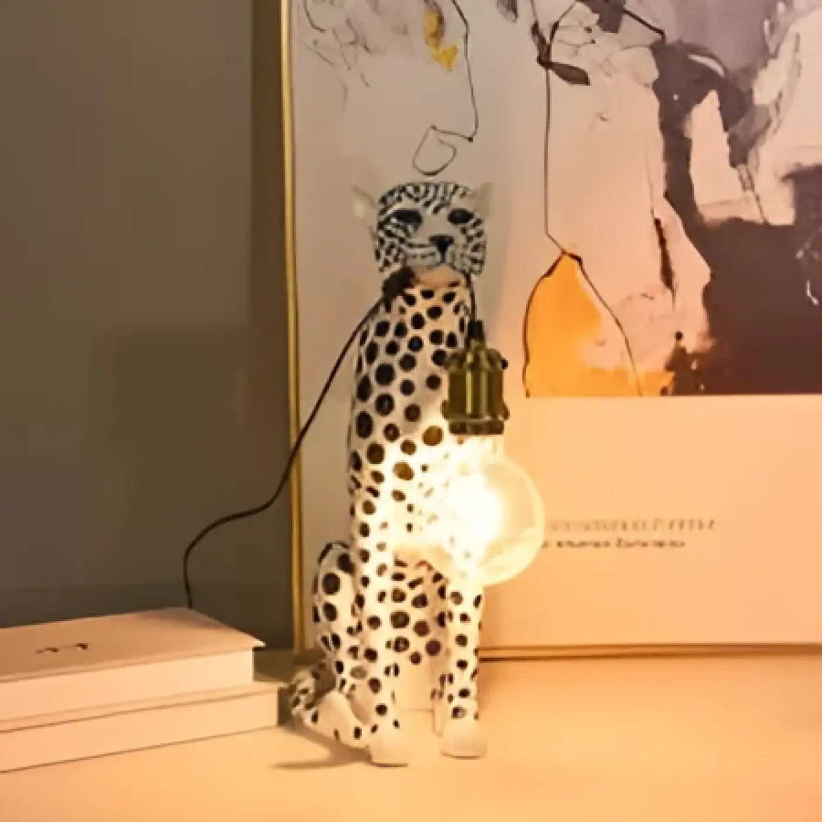 Lampe Léopard avec Ampoule Suspendue – Forine