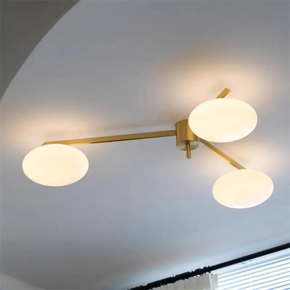 Plafonnier Moderne Verre Blanc à Bras – Osia