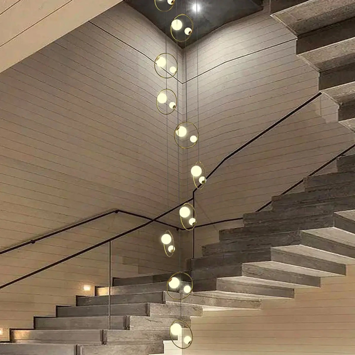 Suspension Cascade LED Sphères Dorées – Tilane