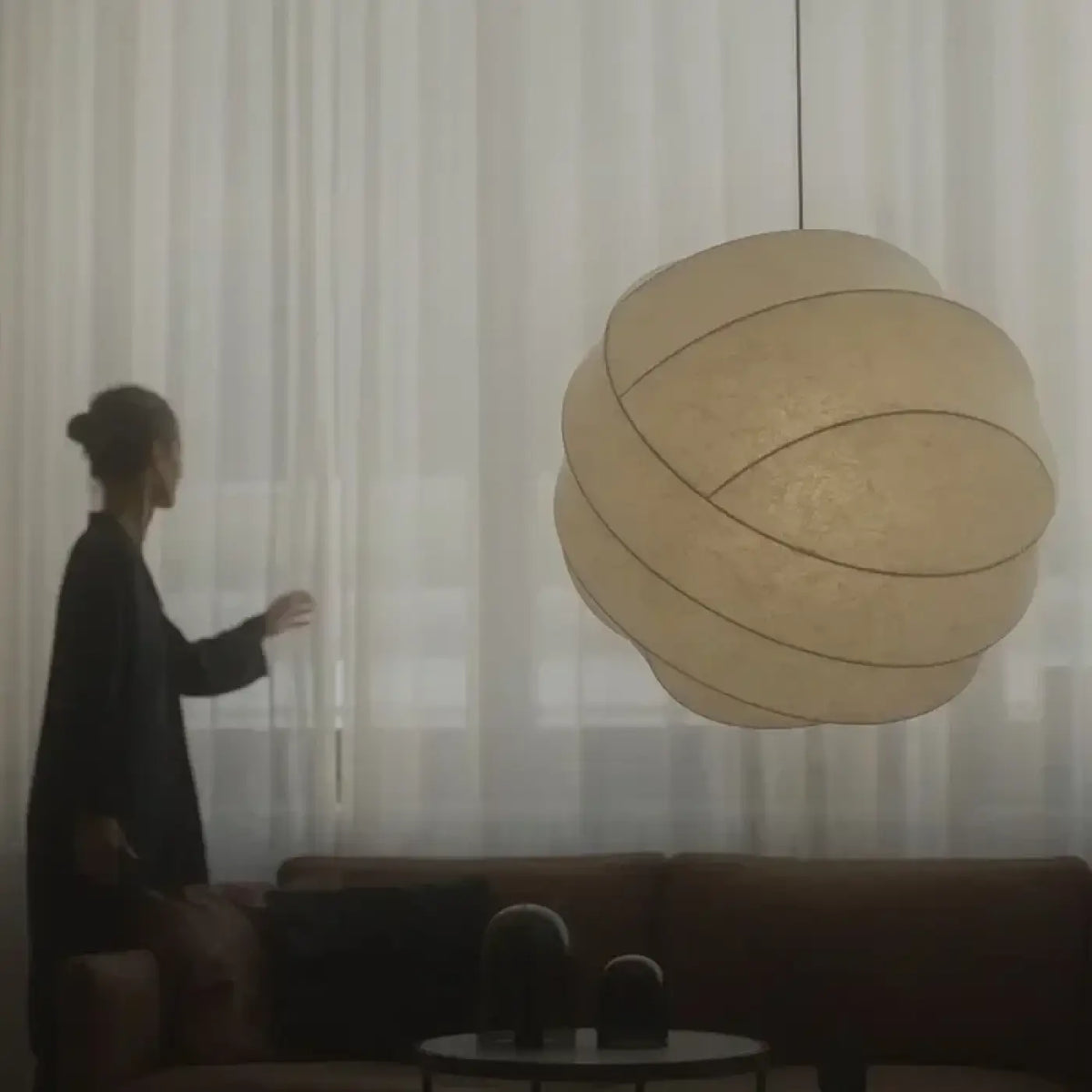 Suspension Boule Torsadée en Soie – Fosel