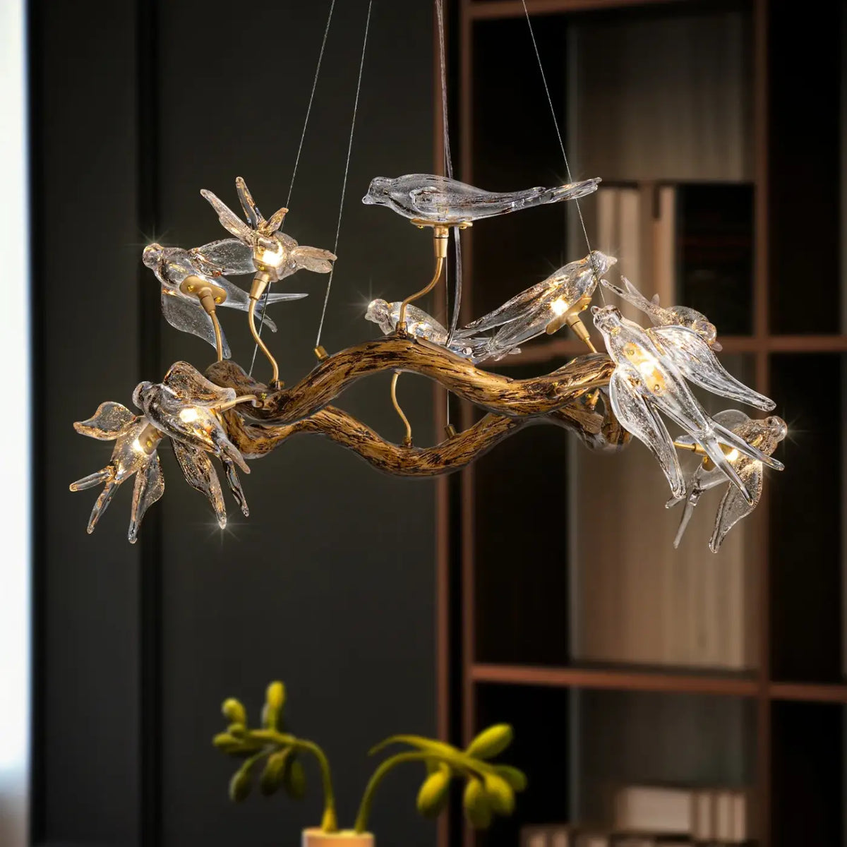 Suspension Branche Dorée et Oiseaux en Verre – Vomane
