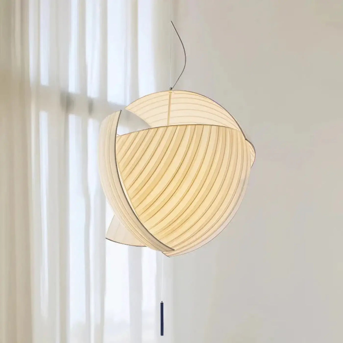 Suspension Sphère en Tissu Plissé – Omane