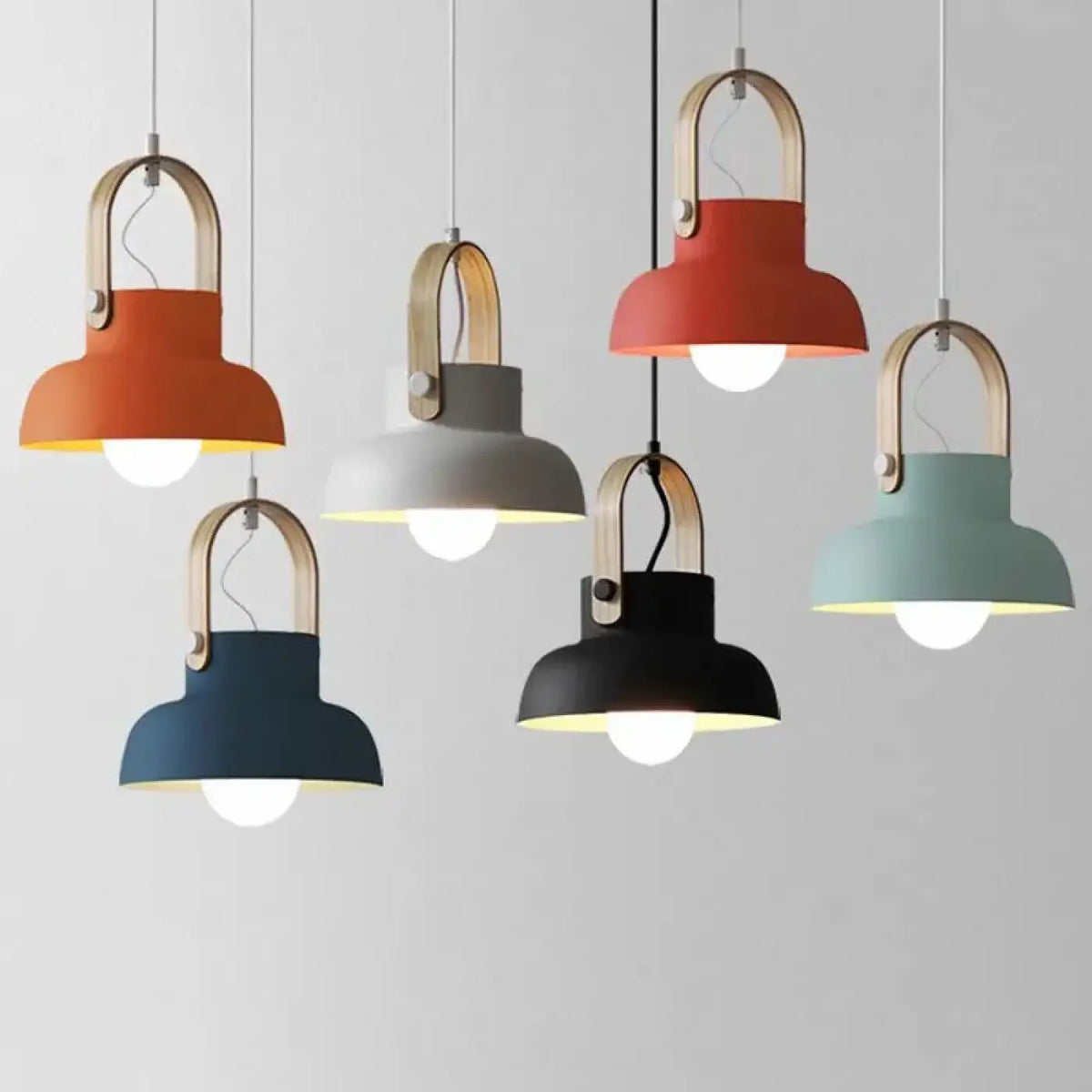 Suspension Scandinave Colorée avec Détail Bois – Roson