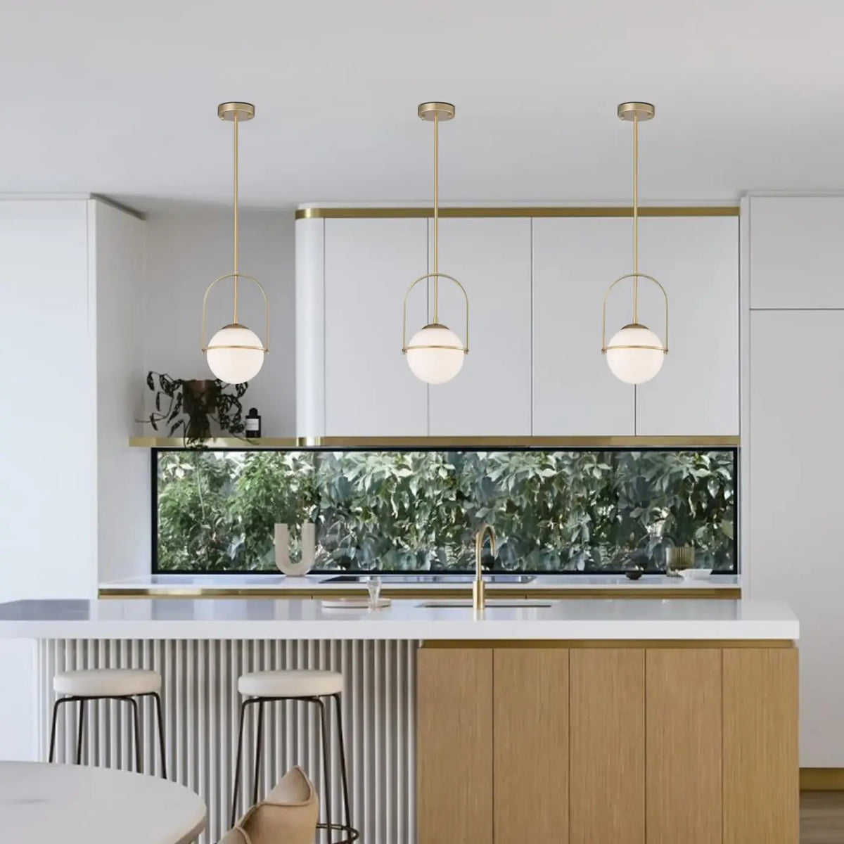 Suspension Globe en Verre Opalin – Tosel