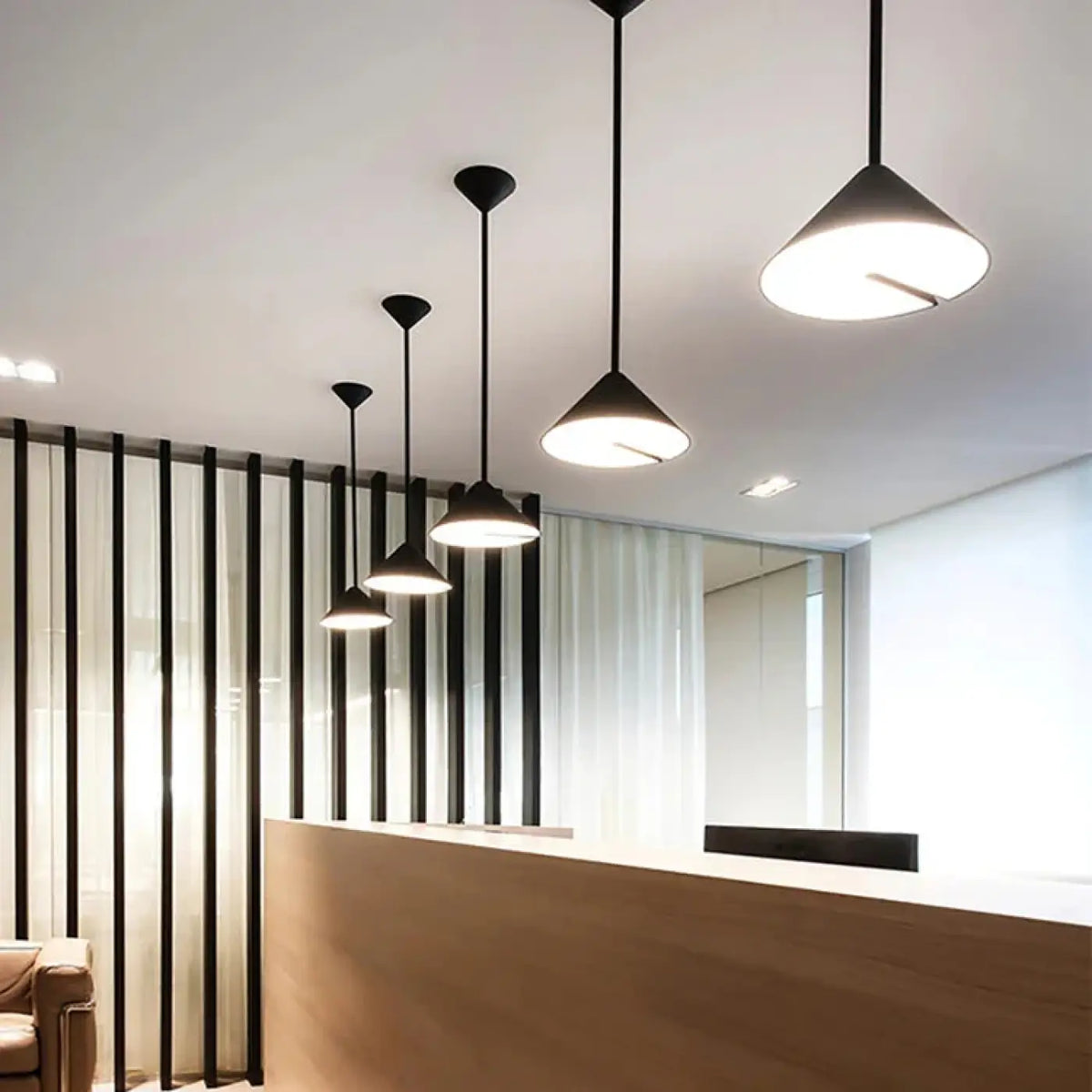 Suspension LED Acrylique et Cadre Noir – Noris