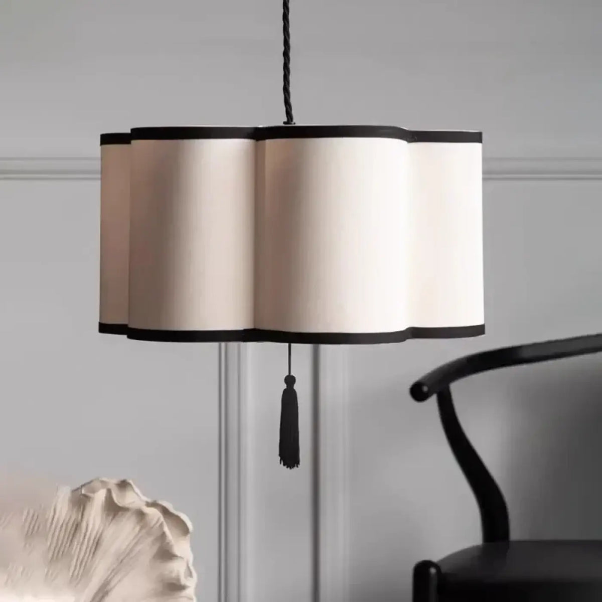 Suspension en Tissu Beige et Noir – Trasane