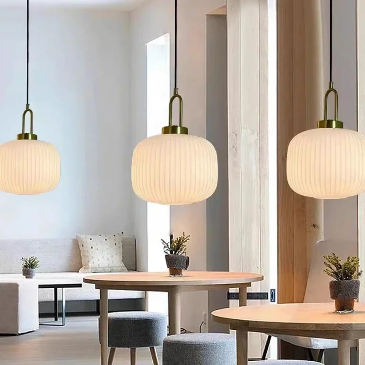 Suspension Blanche au Design Épuré – Nida