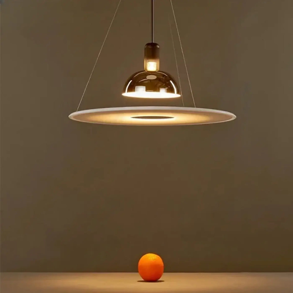 Suspension Design Graphique Contrastée – Davel
