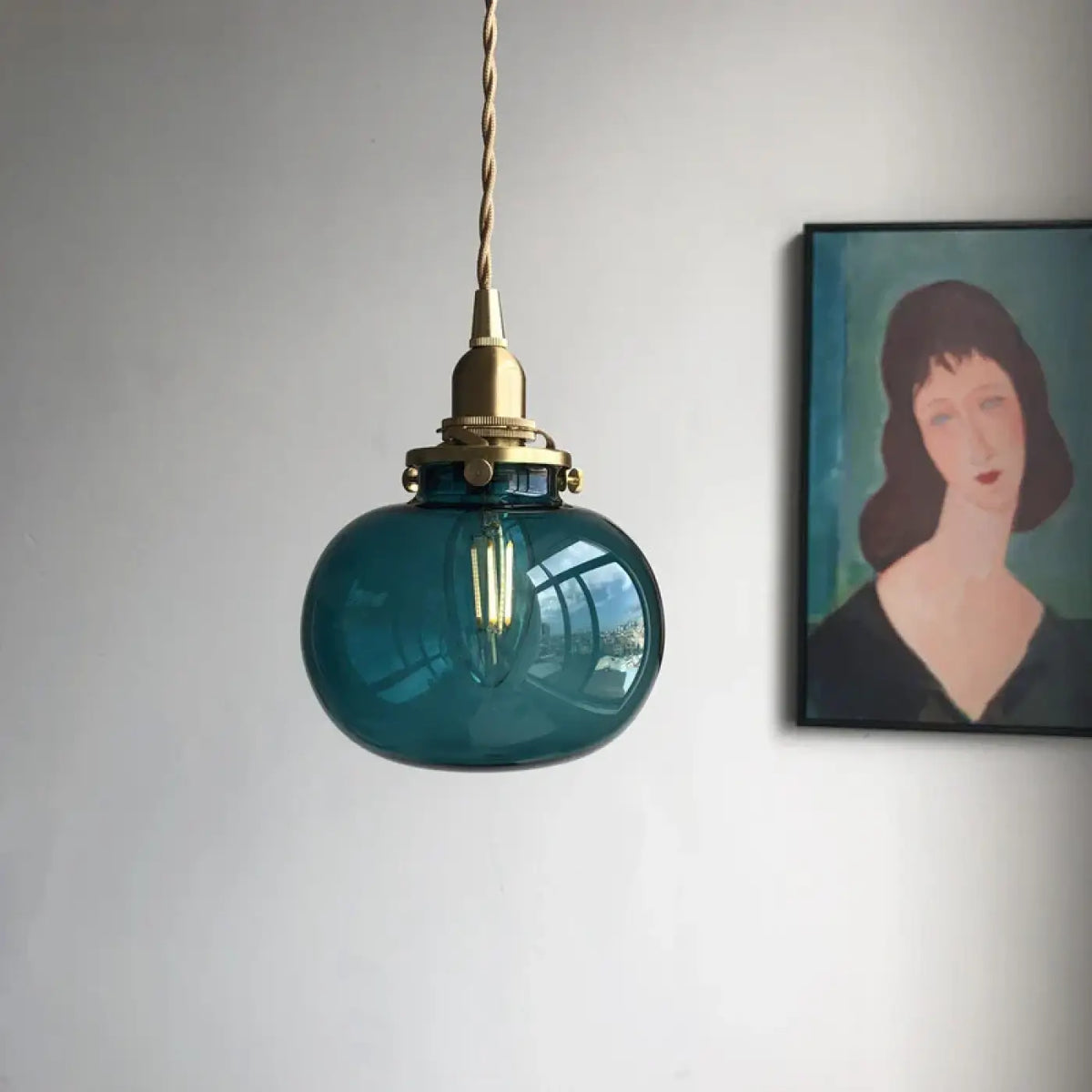 Suspension en Verre à Base Dorée – Kadelle