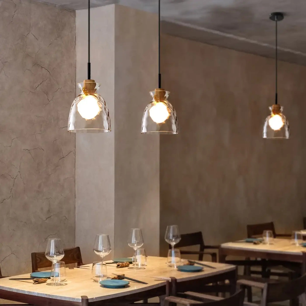 Suspension en Verre Soufflé et Bois – Plale