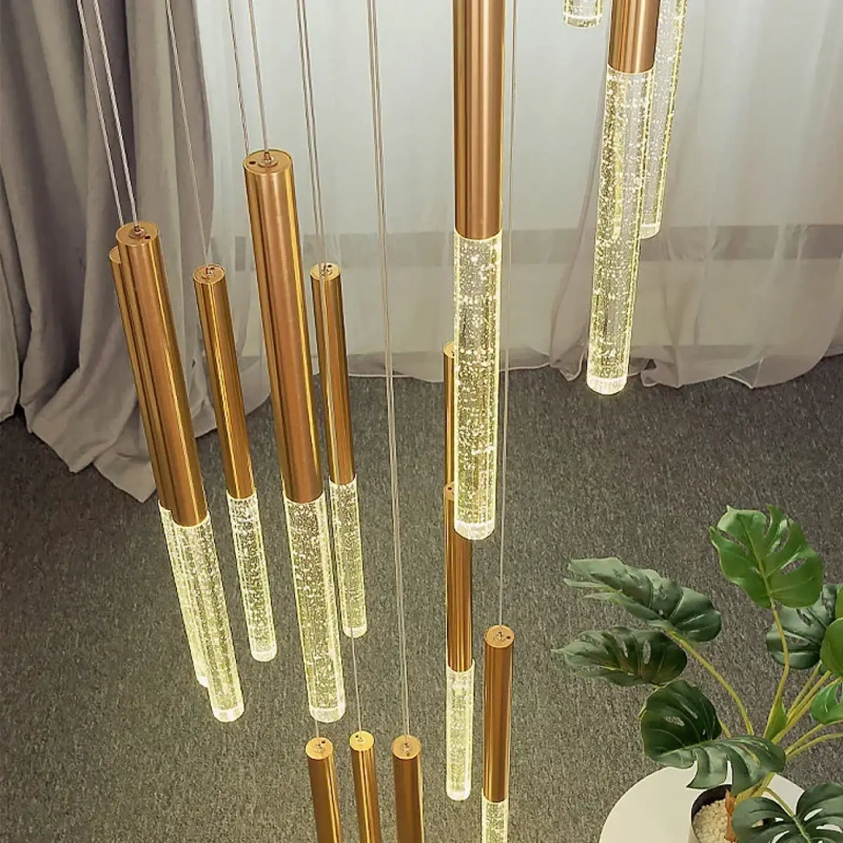 Suspension Escalier Dorée à Barre Transparente – Vanette