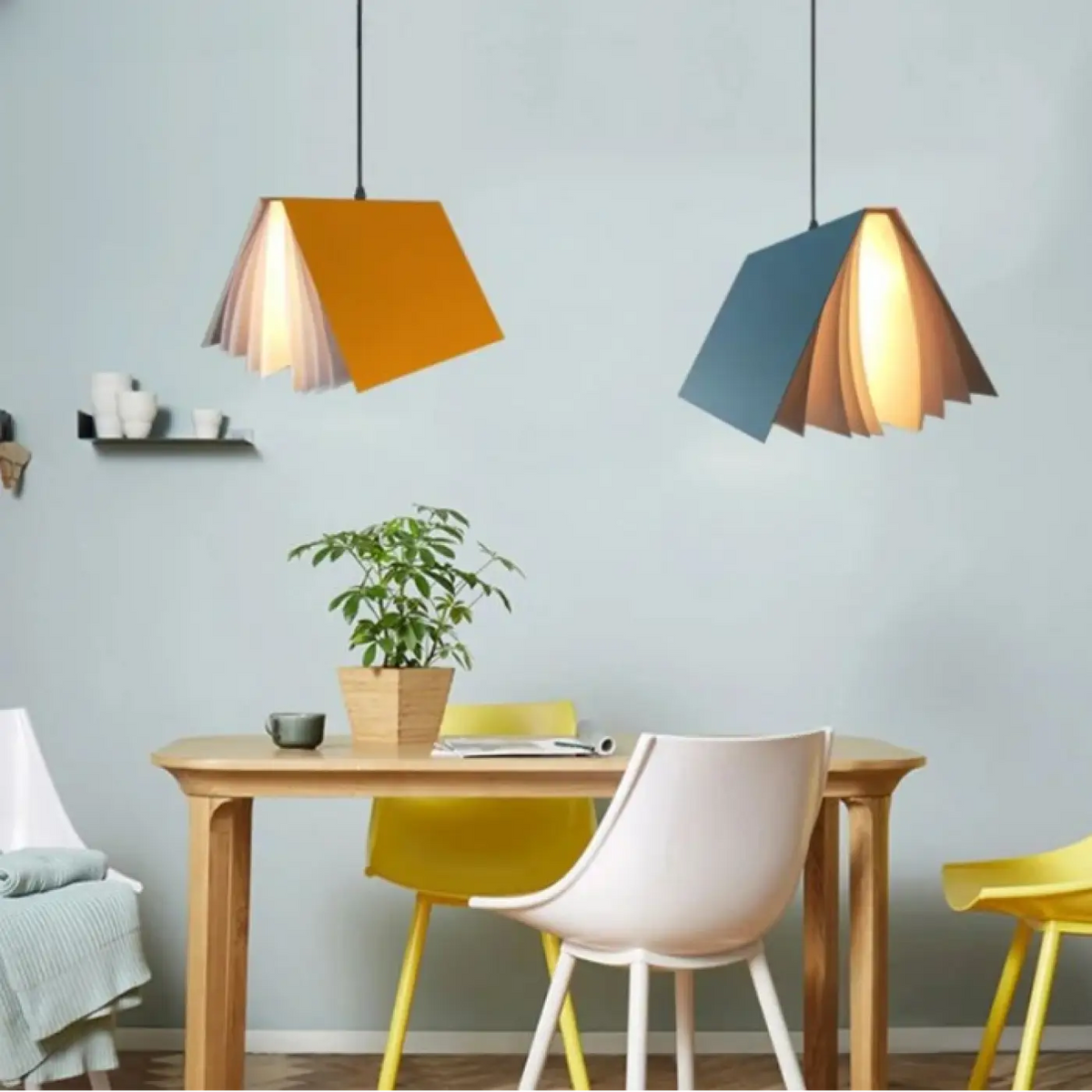 Suspension Livre Ouvert – Erine