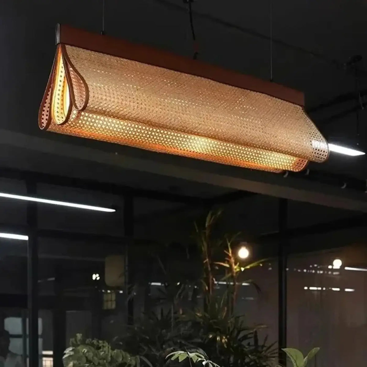 Suspension Linéaire en Rotin Tressé – Prélon