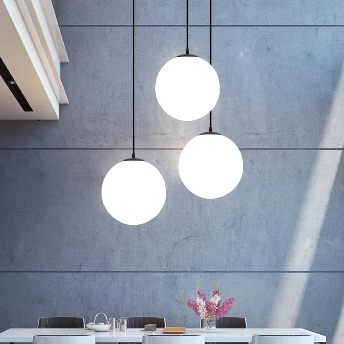 Suspension Grosse Boule Blanche – Voris