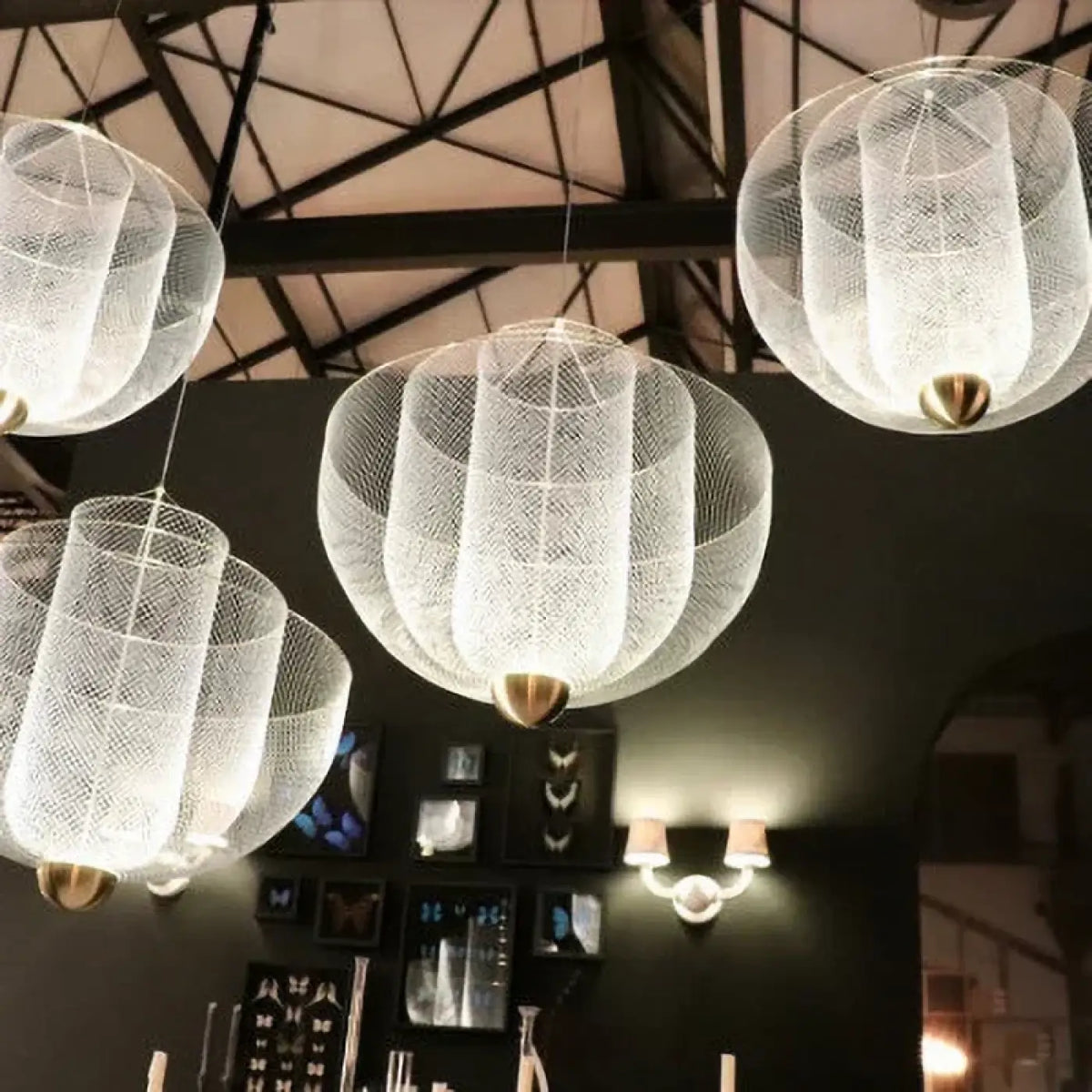 Suspension Sculpturale en Métal Argenté – Zovelle