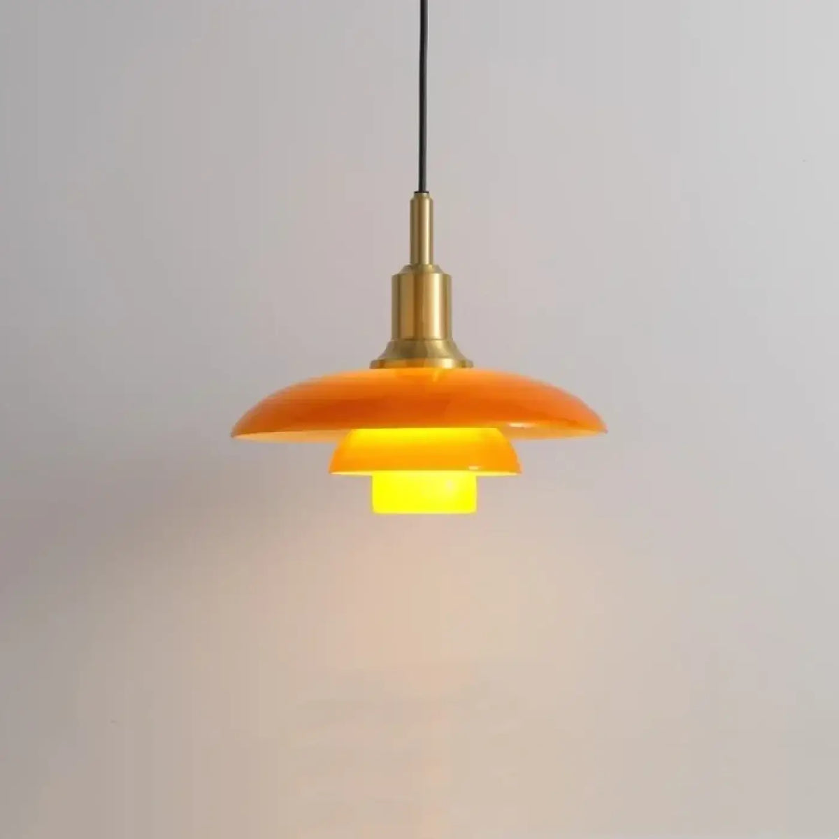 Suspension Danoise en Verre Opalin et Doré – Jadia