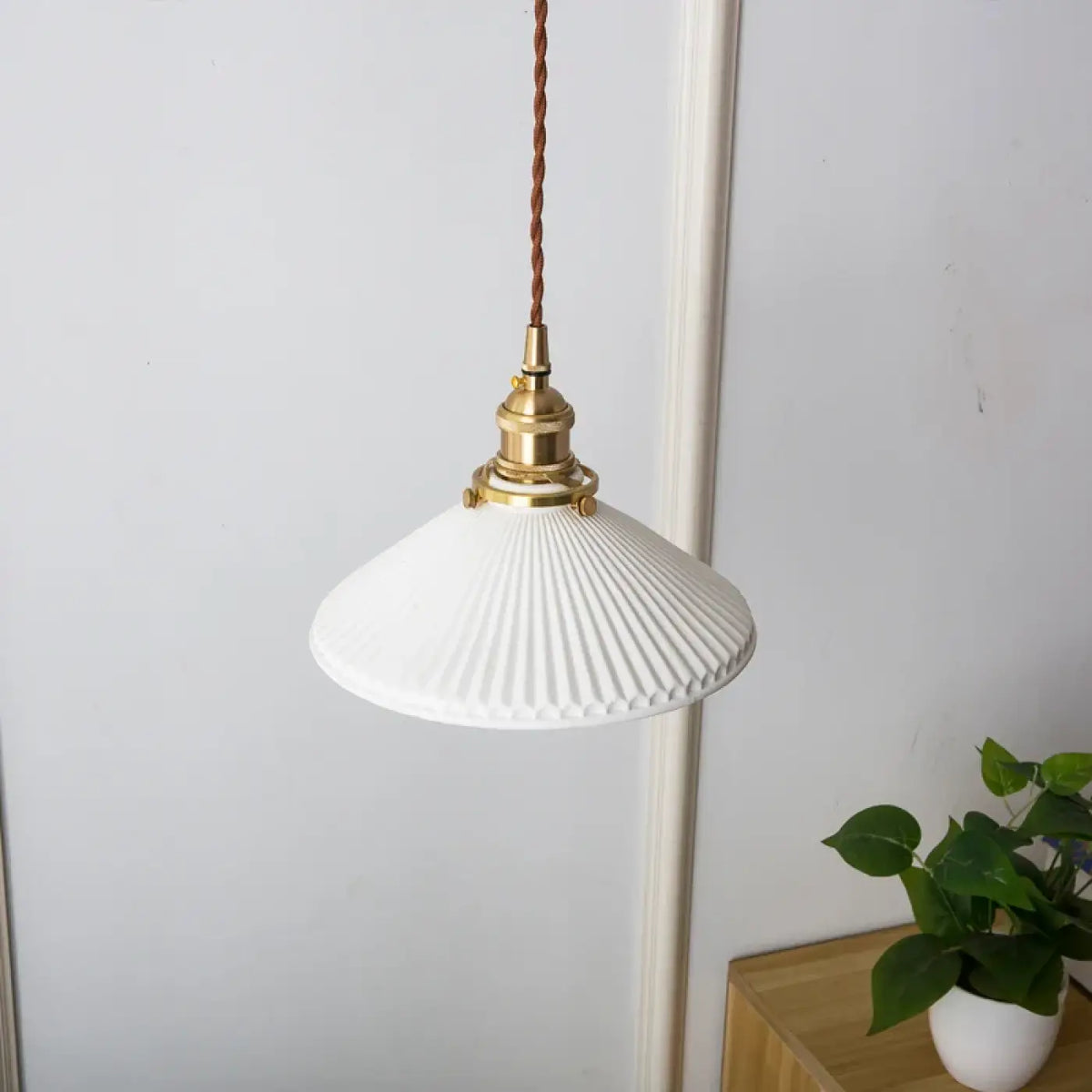 Suspension Vintage Céramique et Laiton – Fivel