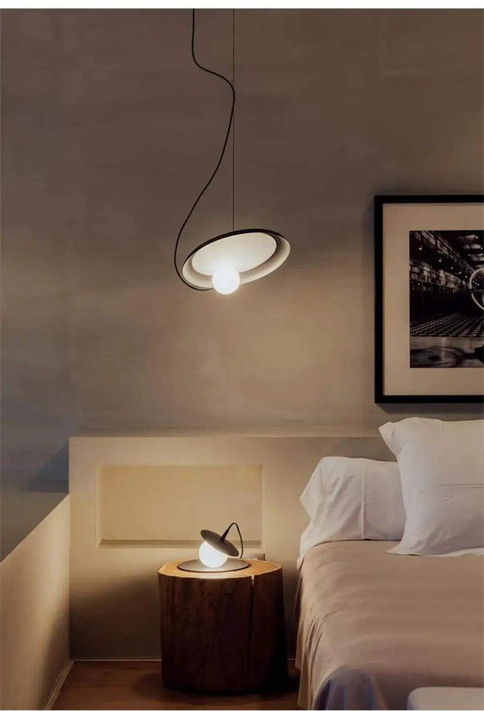 Suspension Globe Opale et Anneau Métal – Marel