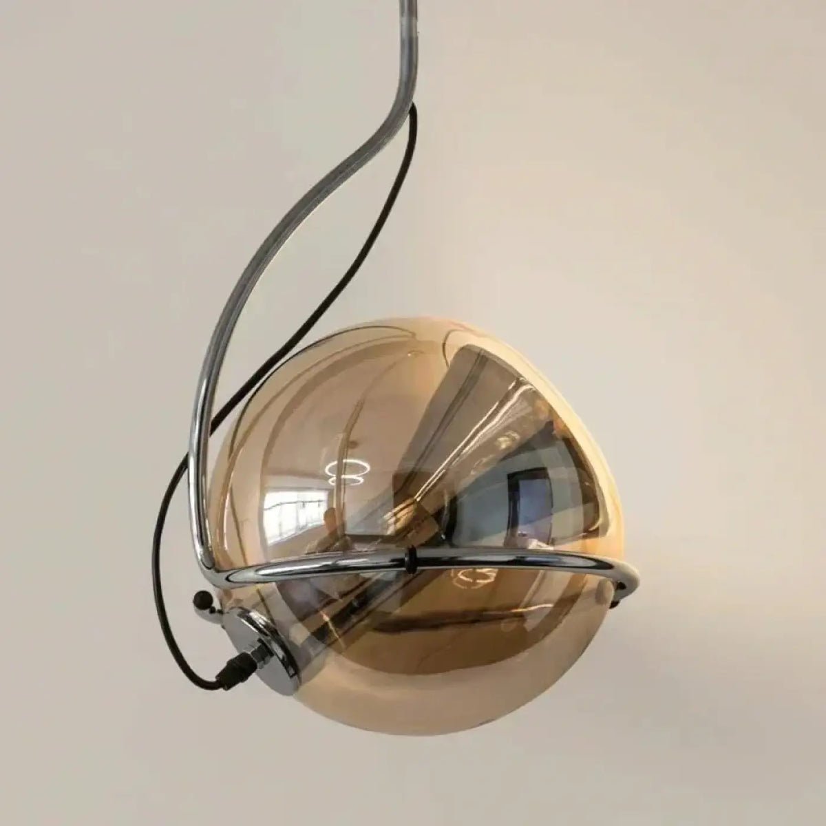 Suspension Sphère Dorée Effet Miroir – Rino