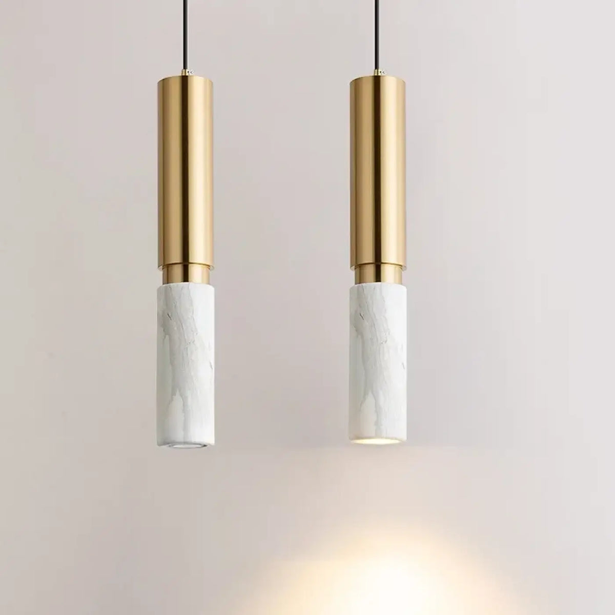 Suspension Moderne Tube Doré et Marbre – Korine