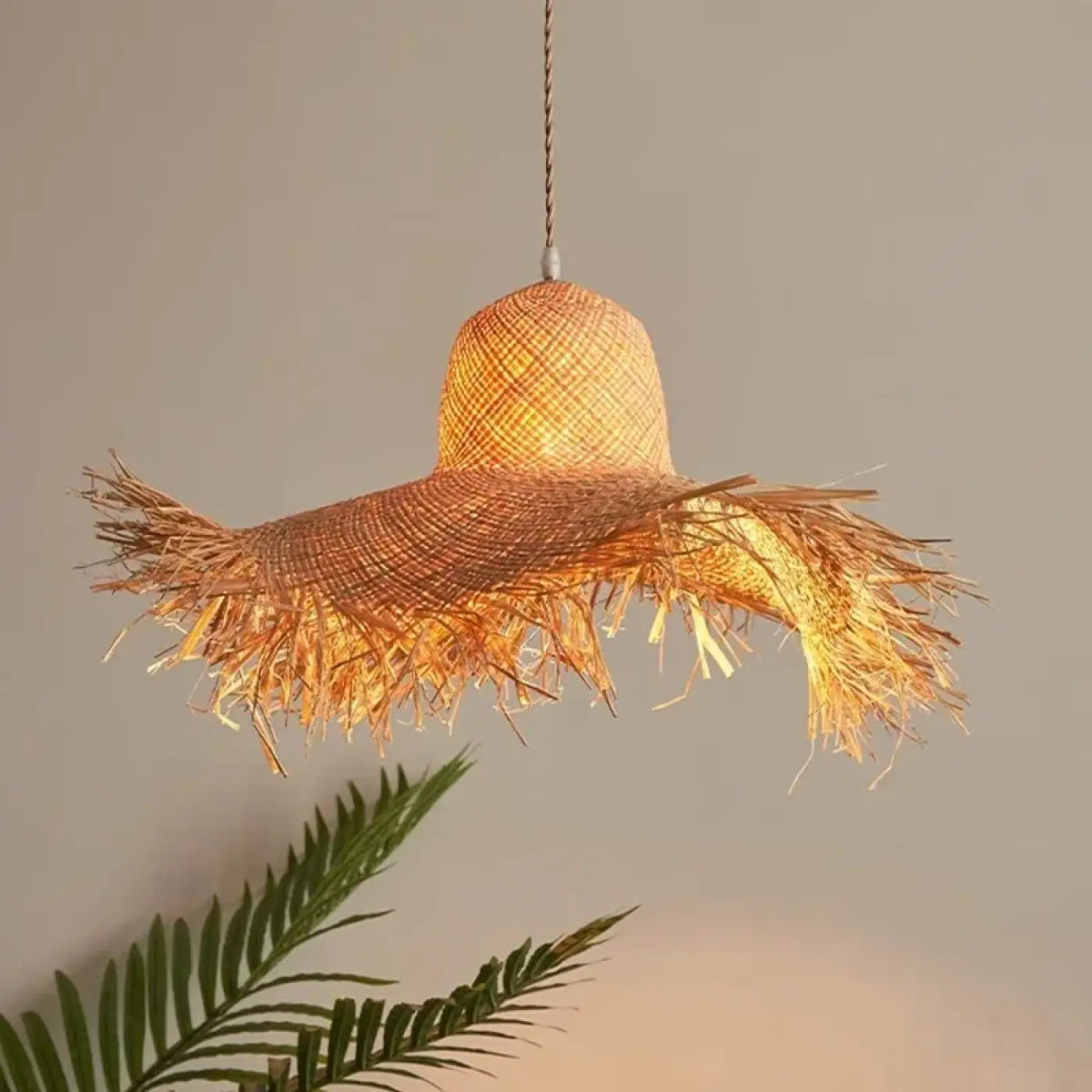 Suspension Rotin Bohème Forme Chapeau – Plosis
