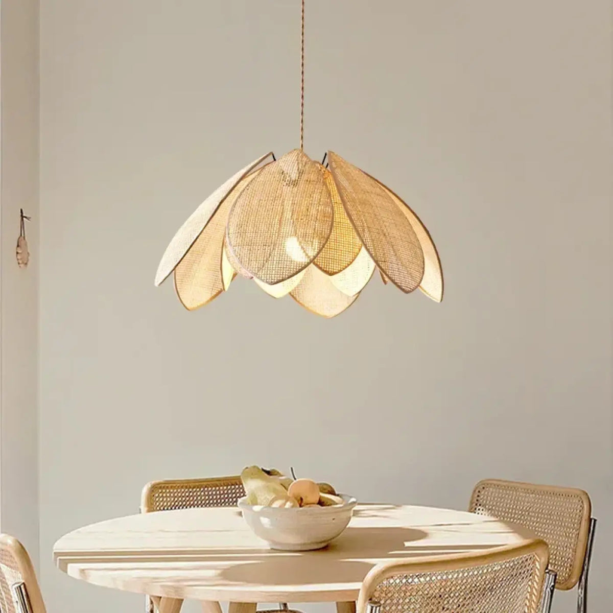 Suspension en Rotin Forme Fleur – Rosio