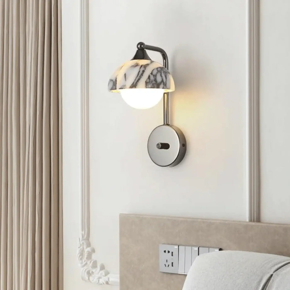Applique Murale Marbre et Globe Opalin – Liman