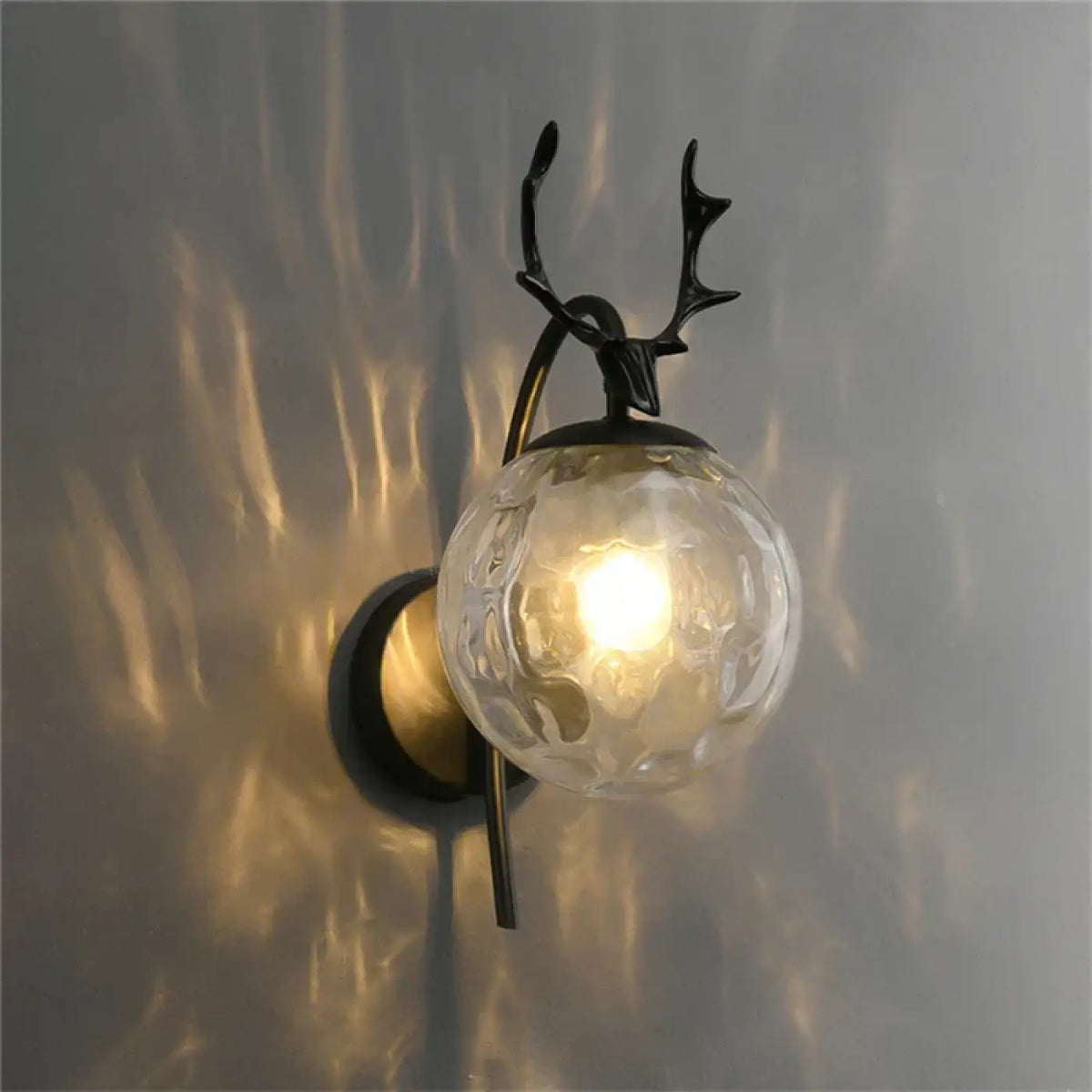 Applique Murale Boule en Verre et Bois de Cerf – Zosa
