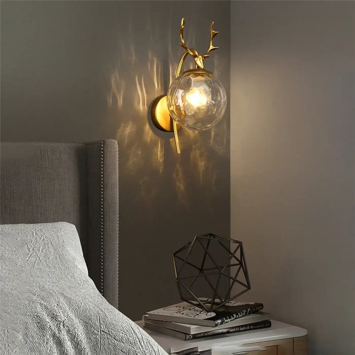 Applique Murale Boule en Verre et Bois de Cerf – Zosa