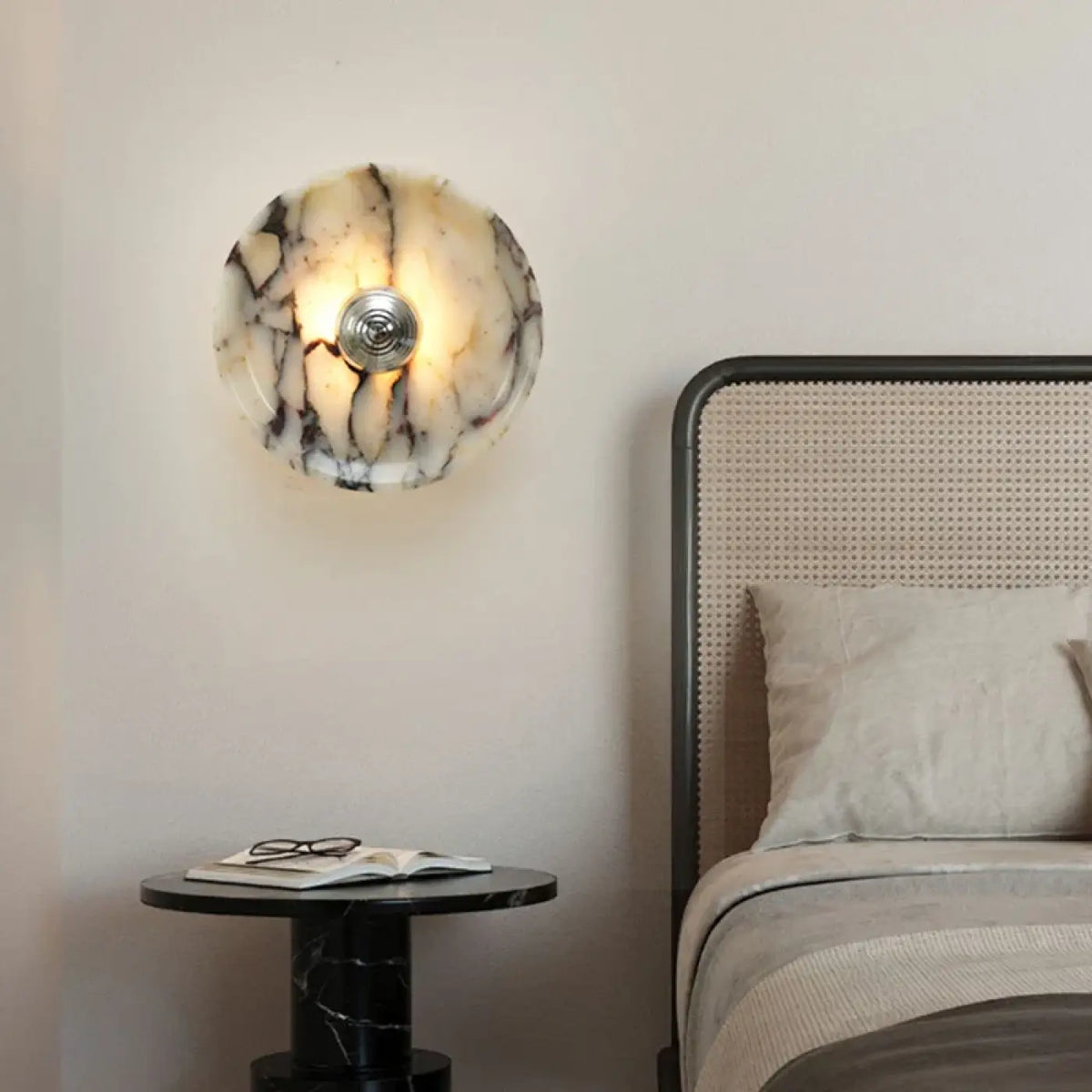 Applique Murale en Marbre et Laiton – Koron