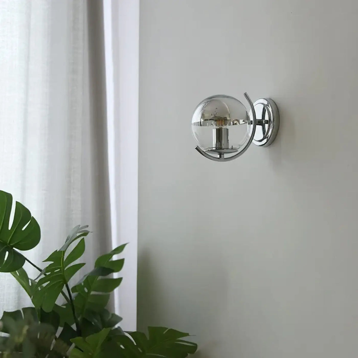 Applique Murale Globe Verre et Métal – Émon