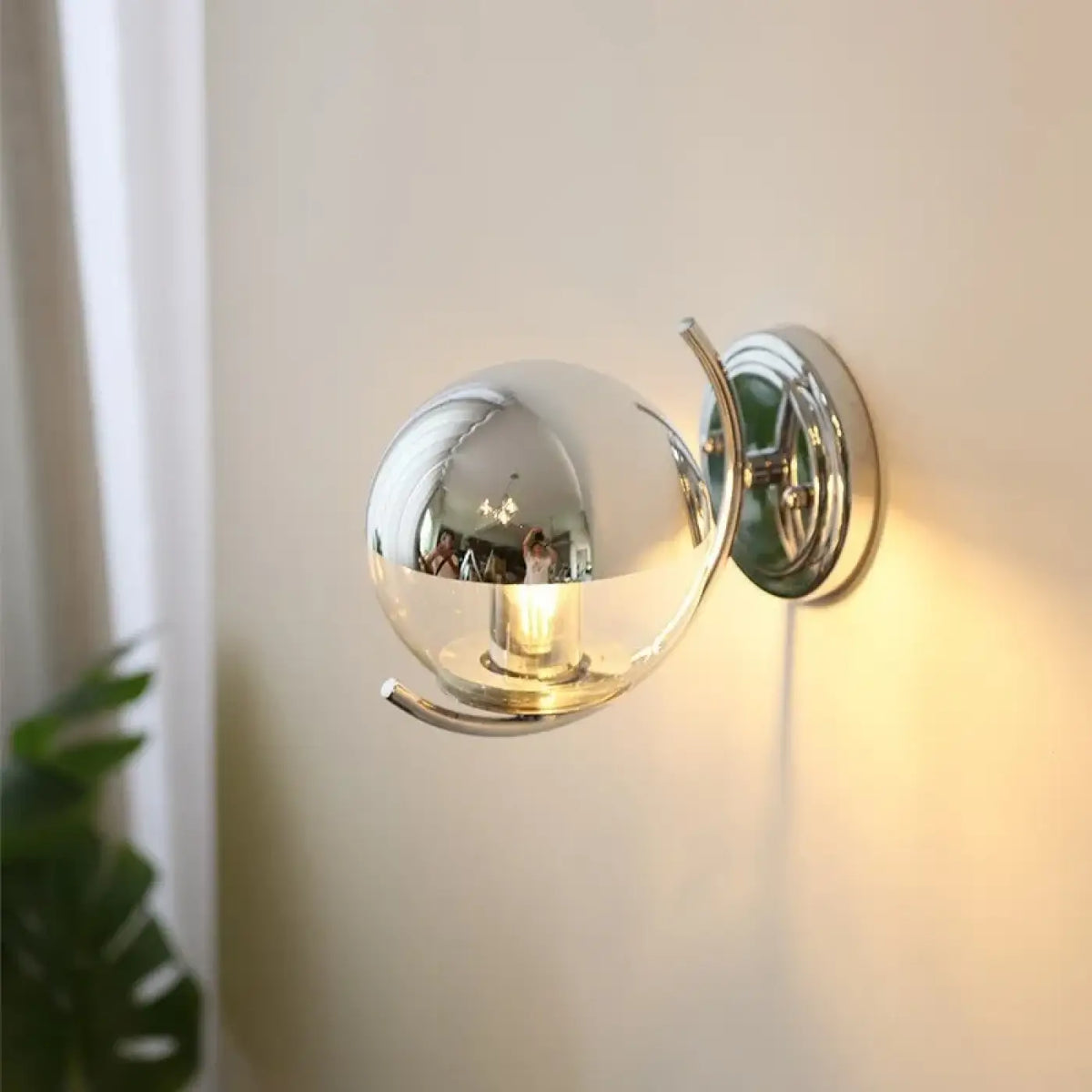 Applique Murale Globe Verre et Métal – Émon