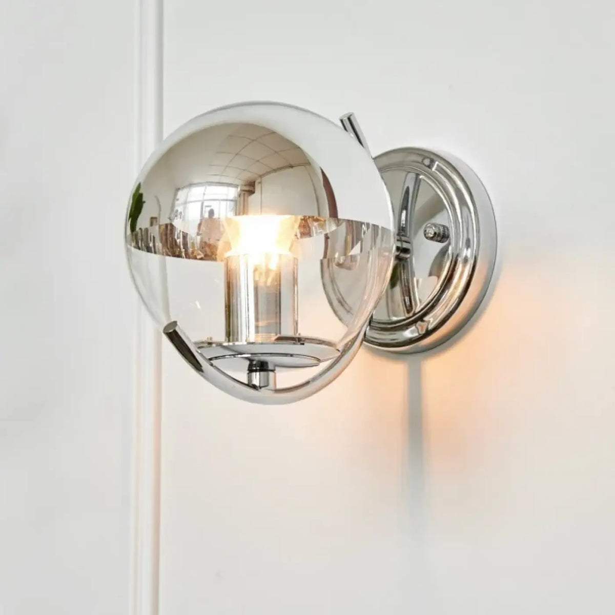 Applique Murale Globe Verre et Métal – Émon