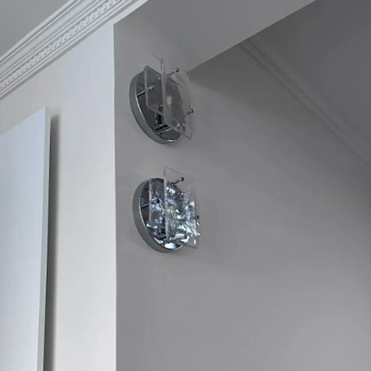 Applique Murale Chromée Façade en Verre – Sovis