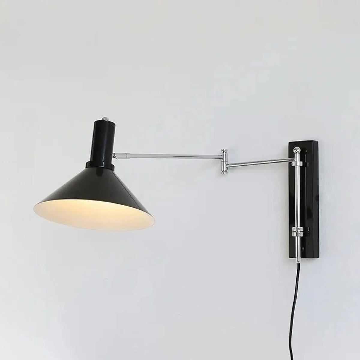 Applique Murale Bras Articulé Abat-jour Conique – Komane