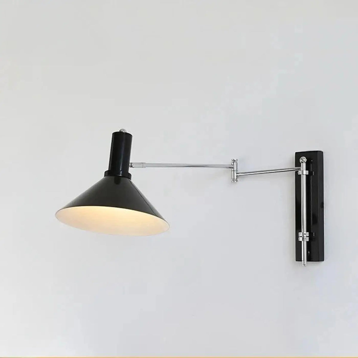 Applique Murale Bras Articulé Abat-jour Conique – Komane