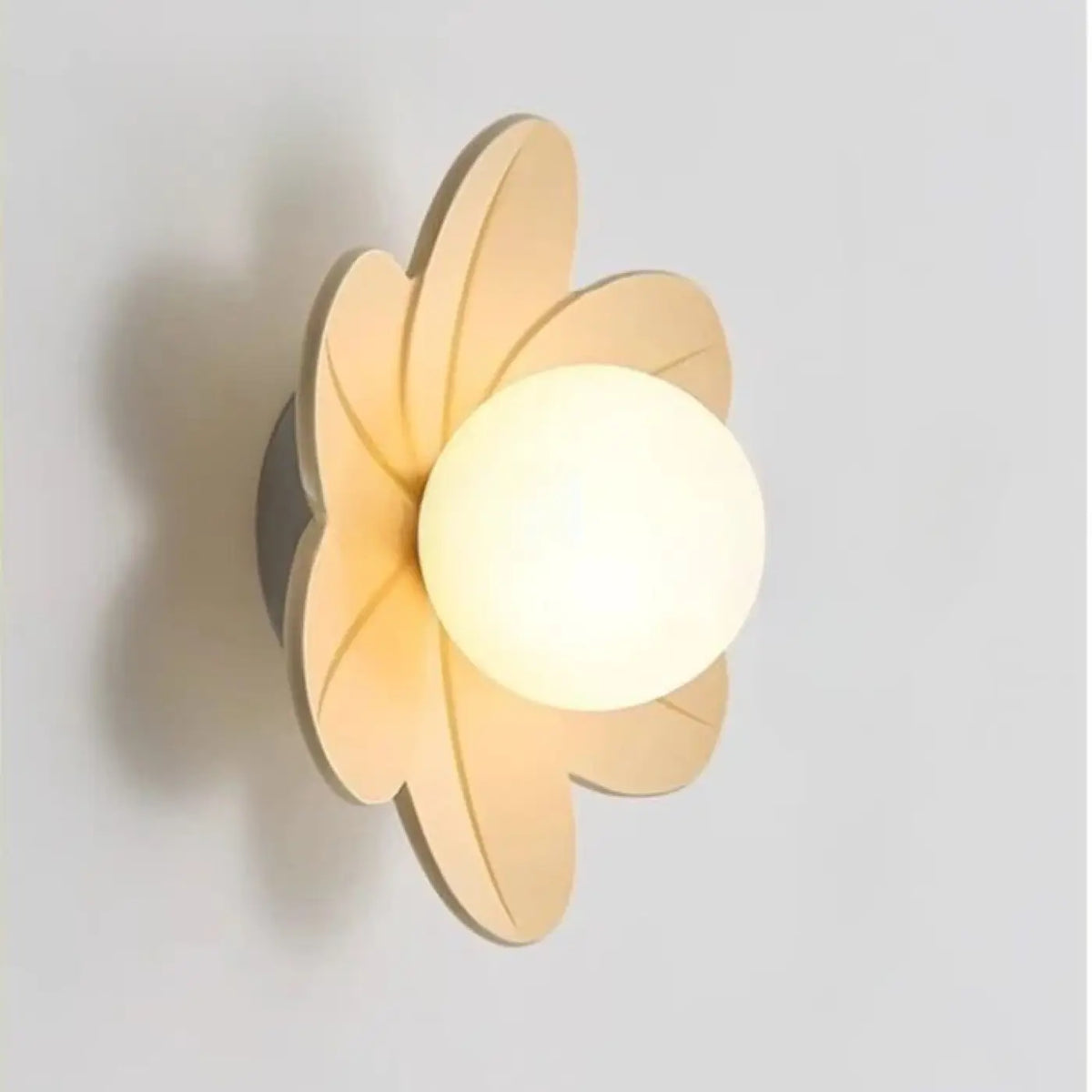 Applique Murale Fleur à Diffuseur Sphérique – Vemine