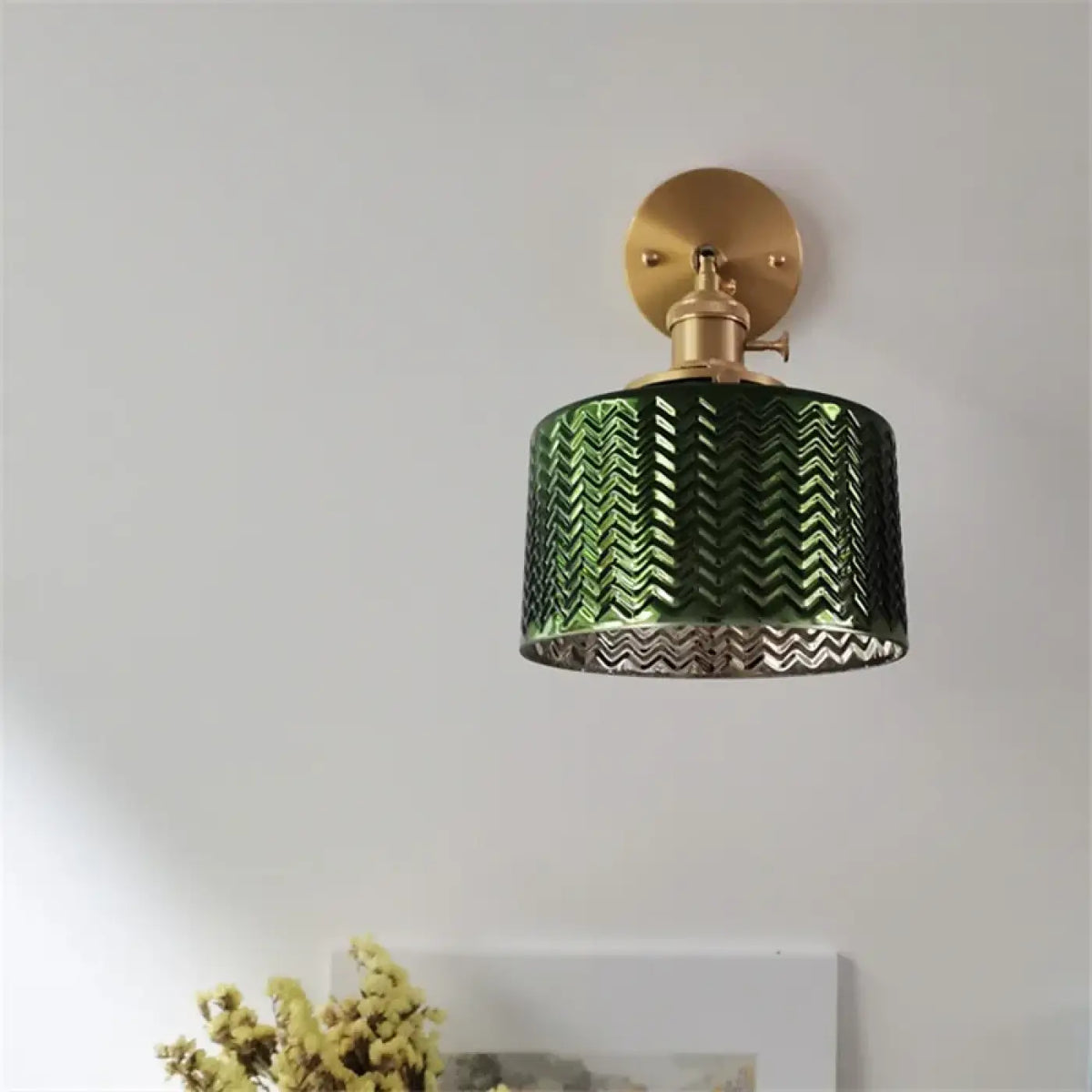 Applique Murale Dorée Abat-jour Verre Vert – Vomine