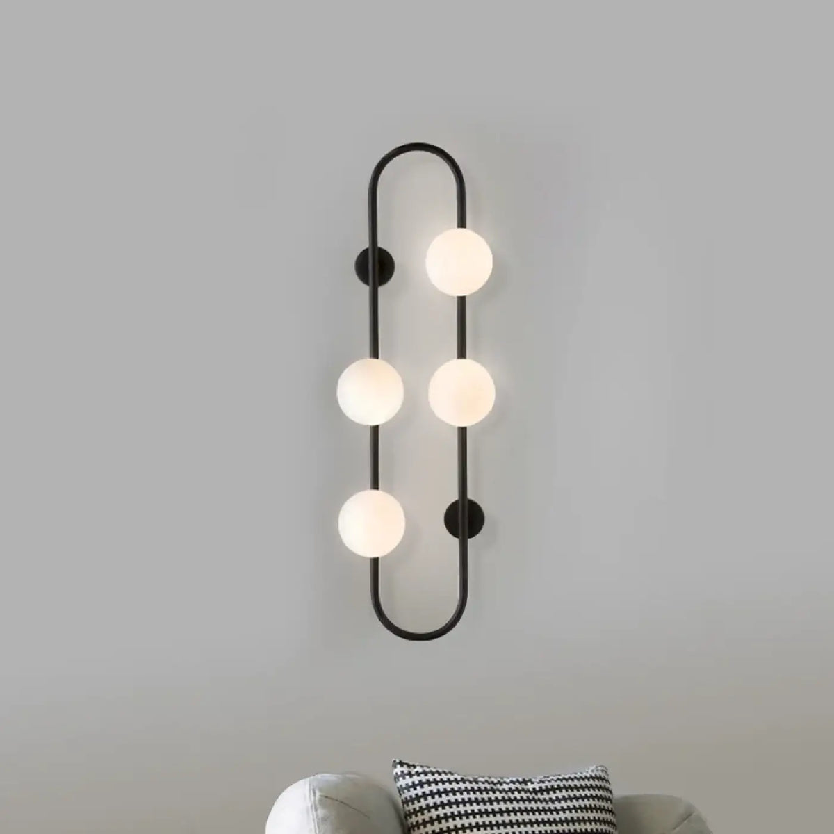 Applique Murale à 4 Globes Blancs – Zedis