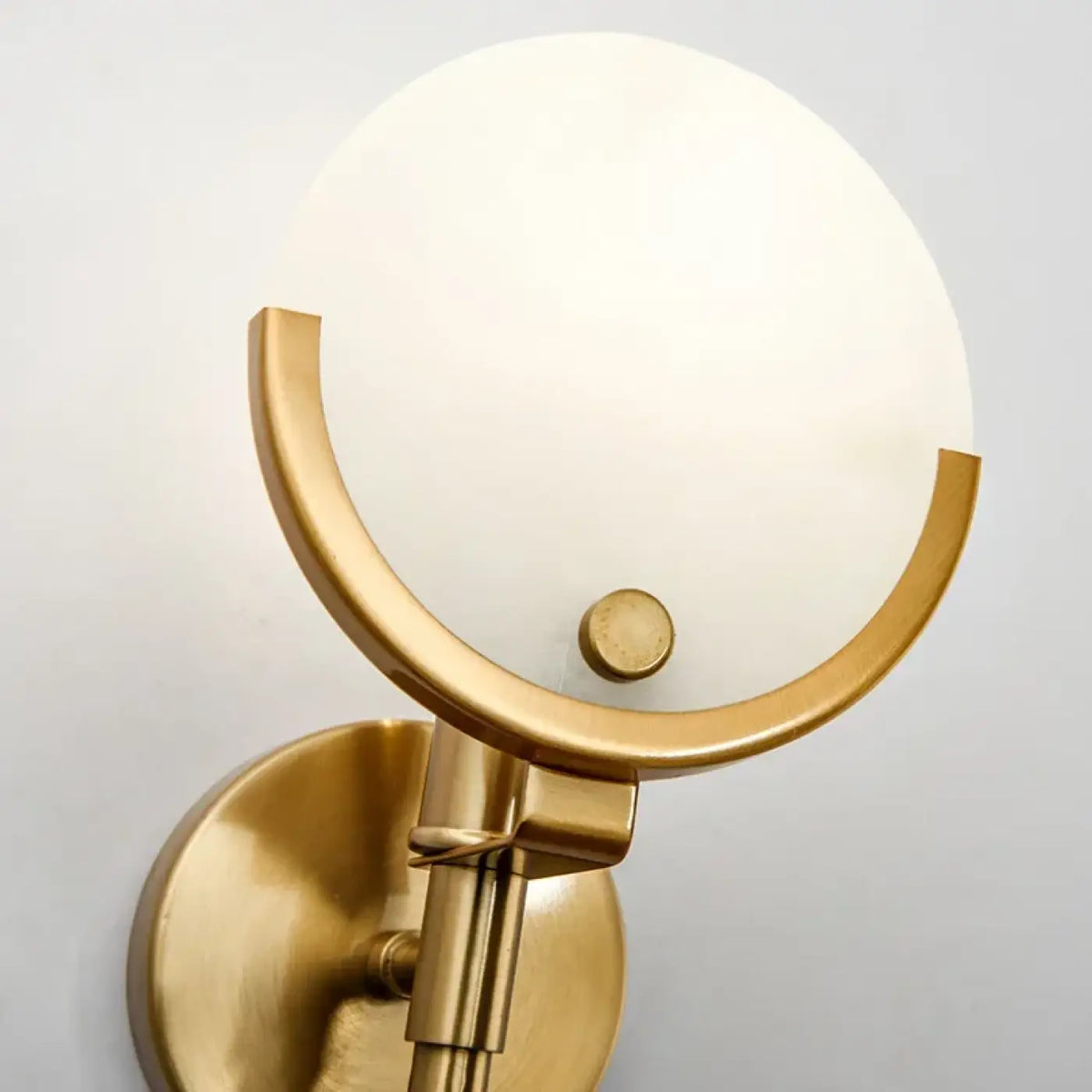 Applique Murale Dorée Disque Blanc – Neran