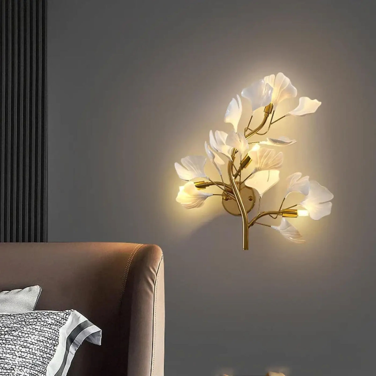 Applique Murale Fleur Blanche et Dorée – Tanelle